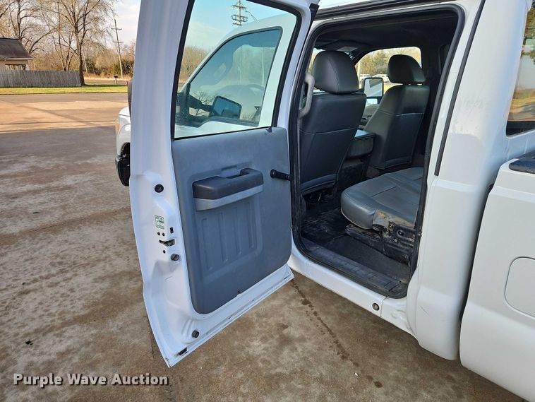 image for item EO7073 2011 Ford F250 Super Duty Crew Cab pickup truck