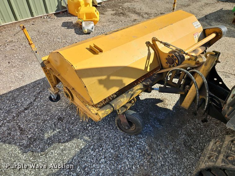 image for item EO7080 Toro Groundsmaster 7210 with Polar Trac system