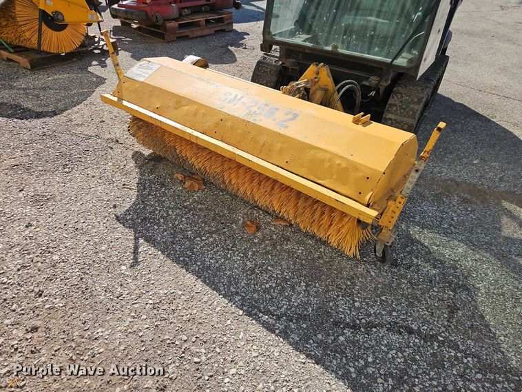 image for item EO7080 Toro Groundsmaster 7210 with Polar Trac system