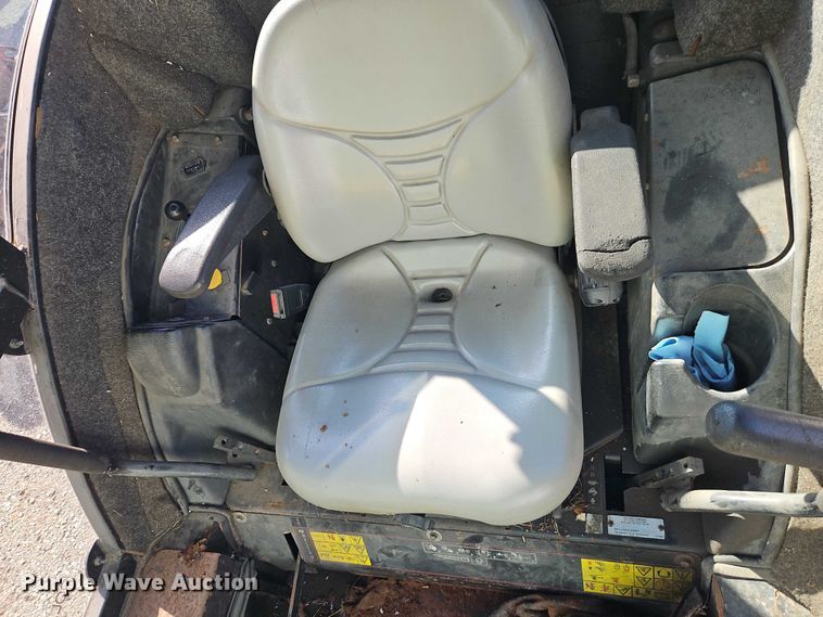 image for item EO7080 Toro Groundsmaster 7210 with Polar Trac system