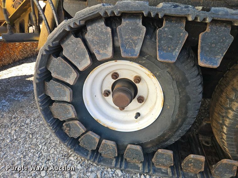 image for item EO7080 Toro Groundsmaster 7210 with Polar Trac system