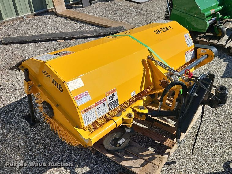 image for item EO7080 Toro Groundsmaster 7210 with Polar Trac system