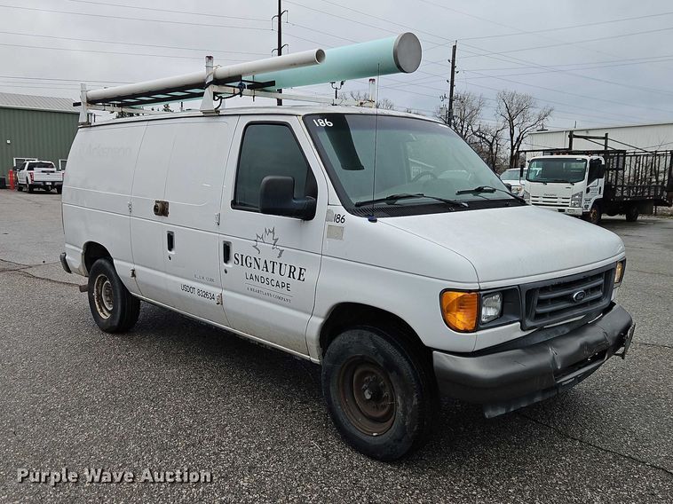 image for item EO7083 2006 Ford E350 van