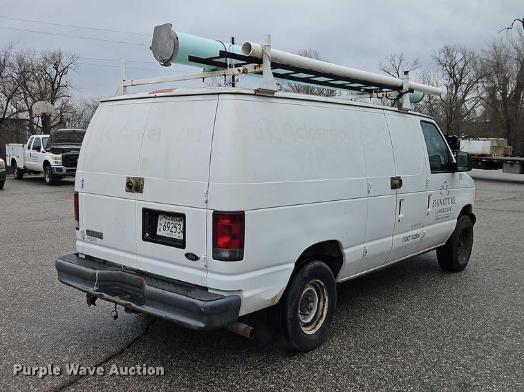image for item EO7083 2006 Ford E350 van
