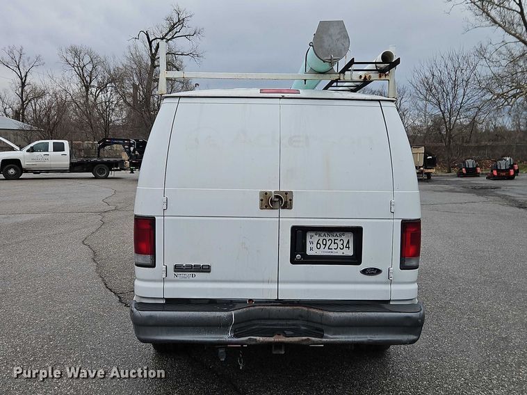 image for item EO7083 2006 Ford E350 van