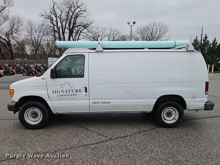 image for item EO7083 2006 Ford E350 van
