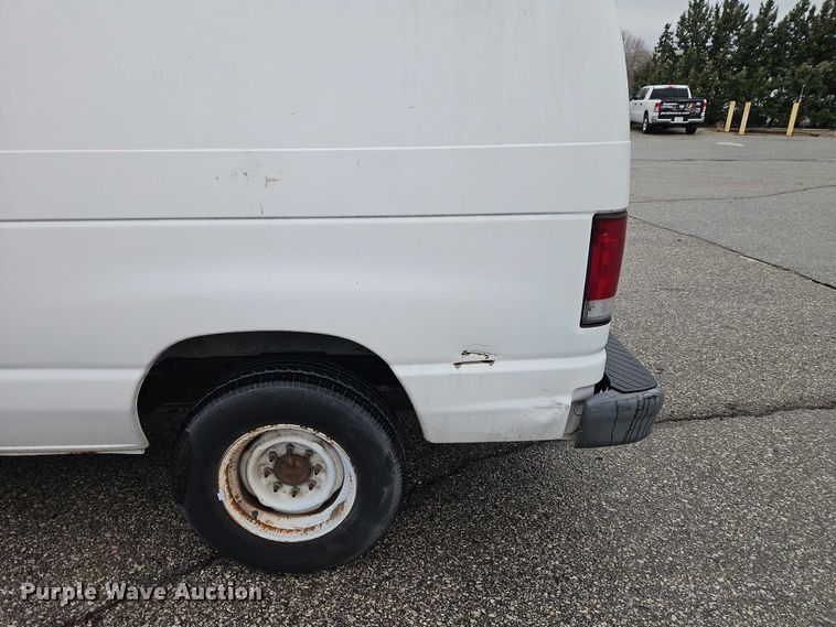 image for item EO7083 2006 Ford E350 van