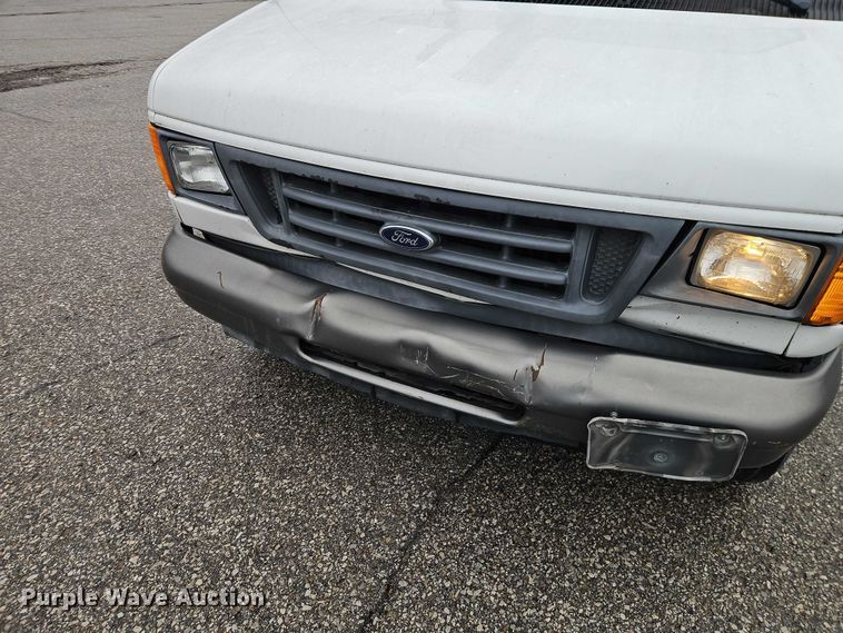 image for item EO7083 2006 Ford E350 van