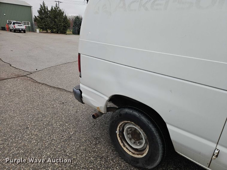 image for item EO7083 2006 Ford E350 van
