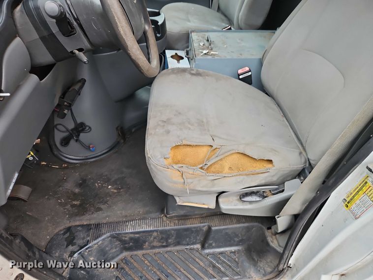 image for item EO7083 2006 Ford E350 van