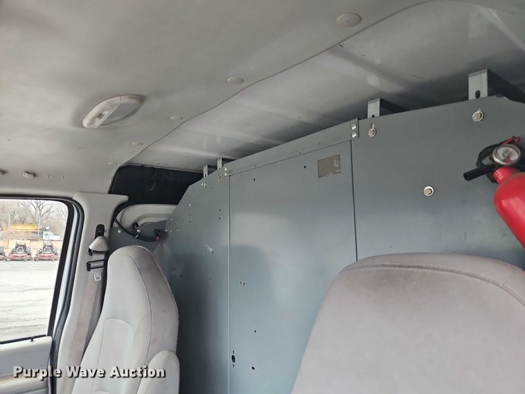 image for item EO7083 2006 Ford E350 van