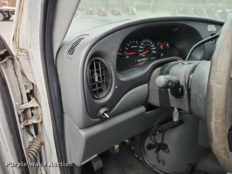 image for item EO7083 2006 Ford E350 van