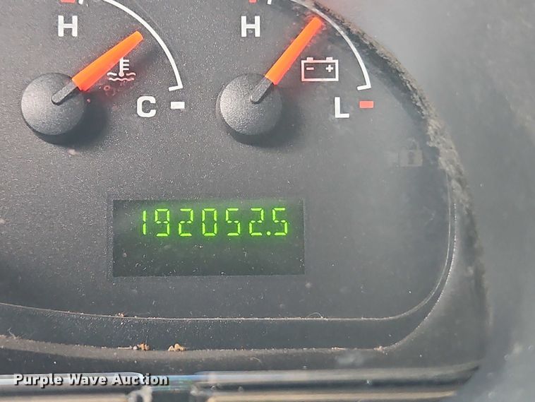 image for item EO7083 2006 Ford E350 van