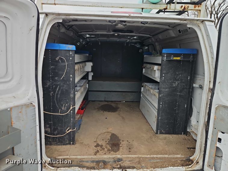 image for item EO7083 2006 Ford E350 van