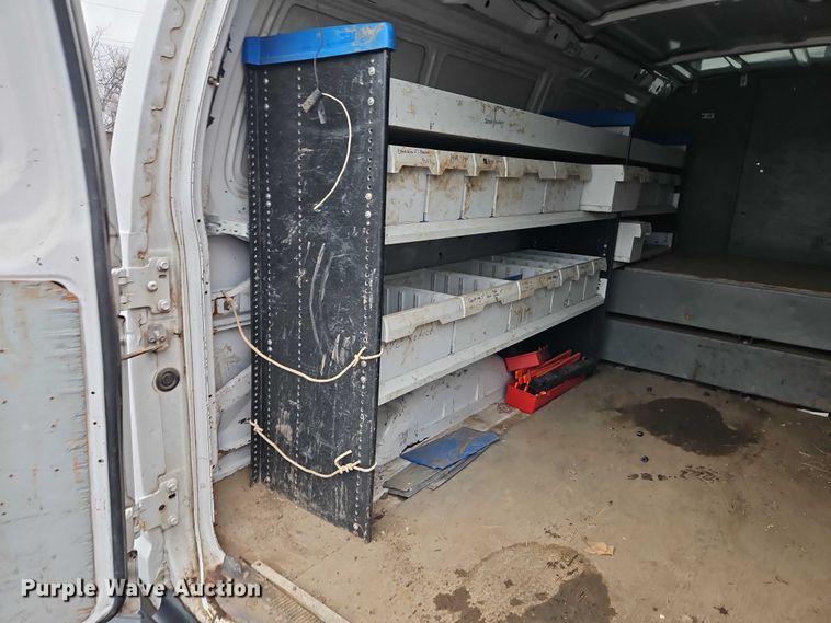 image for item EO7083 2006 Ford E350 van