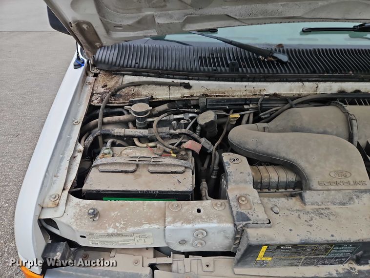 image for item EO7083 2006 Ford E350 van