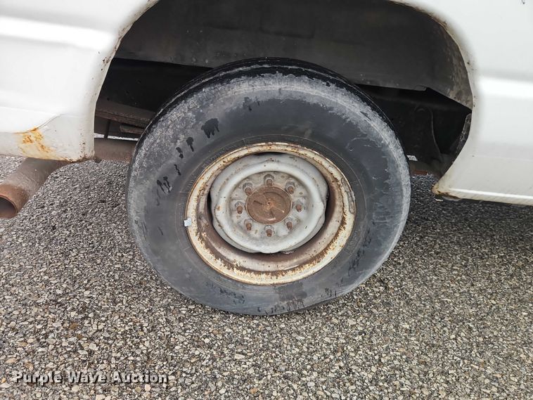 image for item EO7083 2006 Ford E350 van