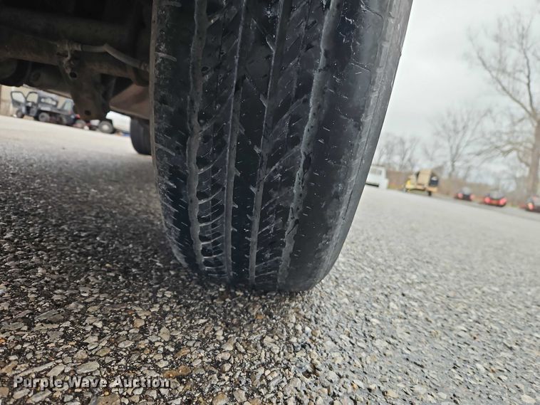 image for item EO7083 2006 Ford E350 van