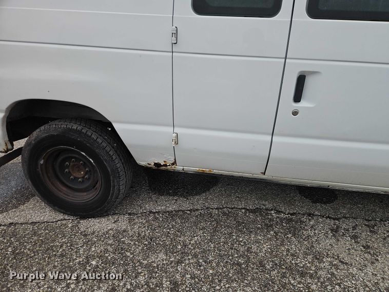 image for item EO7084 2008 Ford E250 van