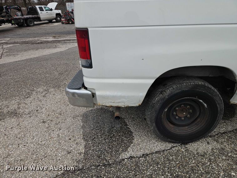image for item EO7084 2008 Ford E250 van