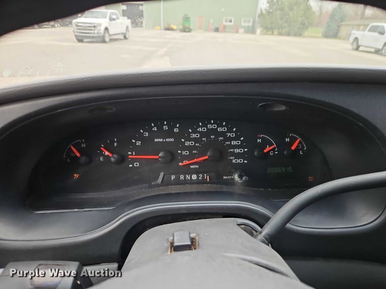 image for item EO7084 2008 Ford E250 van