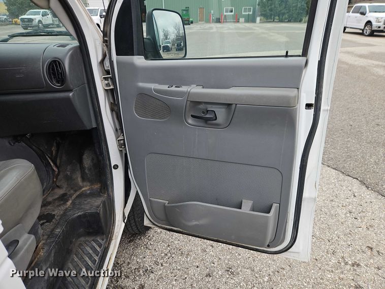 image for item EO7084 2008 Ford E250 van