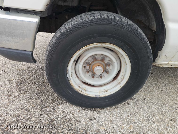 image for item EO7084 2008 Ford E250 van