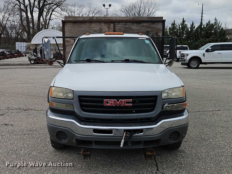 image for item EO7088 2007 GMC Sierra 3500 dump bed pickup truck