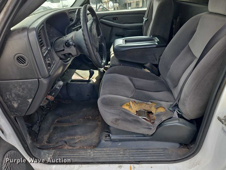 image for item EO7088 2007 GMC Sierra 3500 dump bed pickup truck