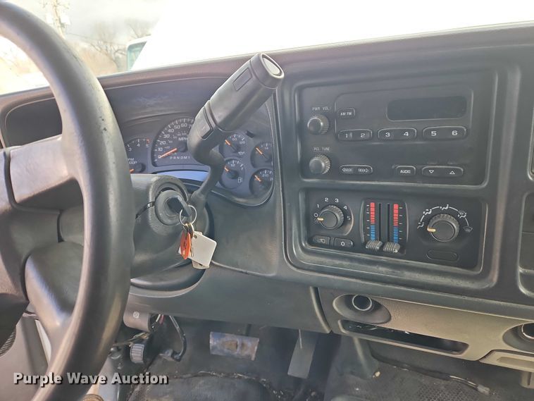 image for item EO7088 2007 GMC Sierra 3500 dump bed pickup truck