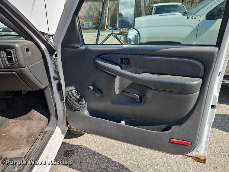 image for item EO7088 2007 GMC Sierra 3500 dump bed pickup truck