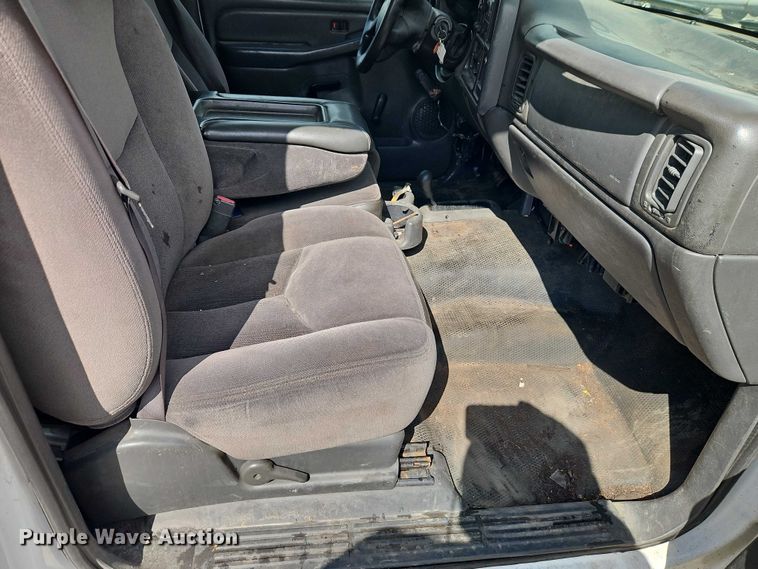 image for item EO7088 2007 GMC Sierra 3500 dump bed pickup truck