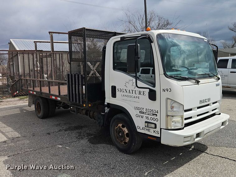 image for item EO7089 2010 Isuzu NPR flatbed truck