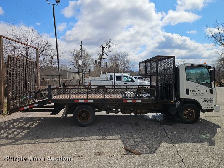 image for item EO7089 2010 Isuzu NPR flatbed truck