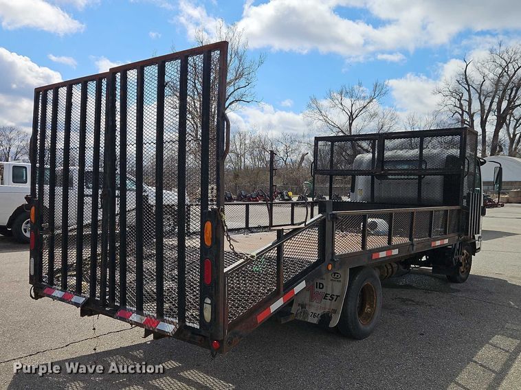 image for item EO7089 2010 Isuzu NPR flatbed truck