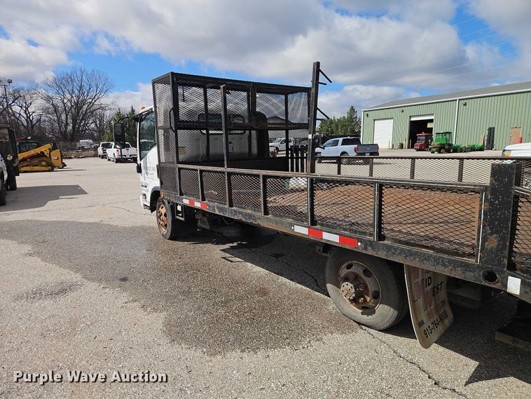 image for item EO7089 2010 Isuzu NPR flatbed truck