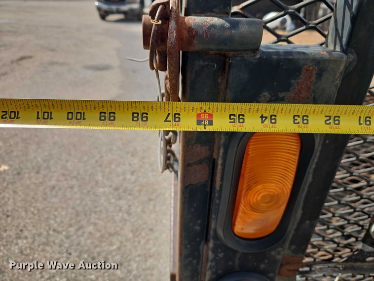 image for item EO7089 2010 Isuzu NPR flatbed truck