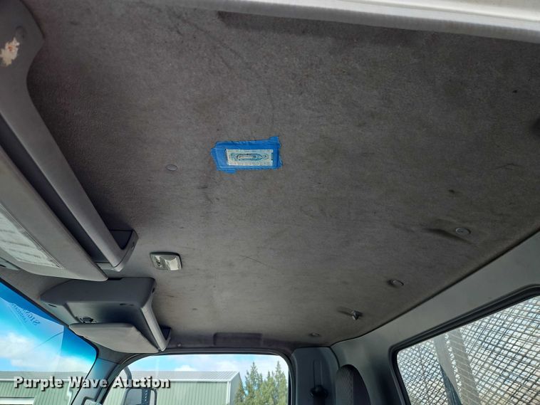 image for item EO7089 2010 Isuzu NPR flatbed truck