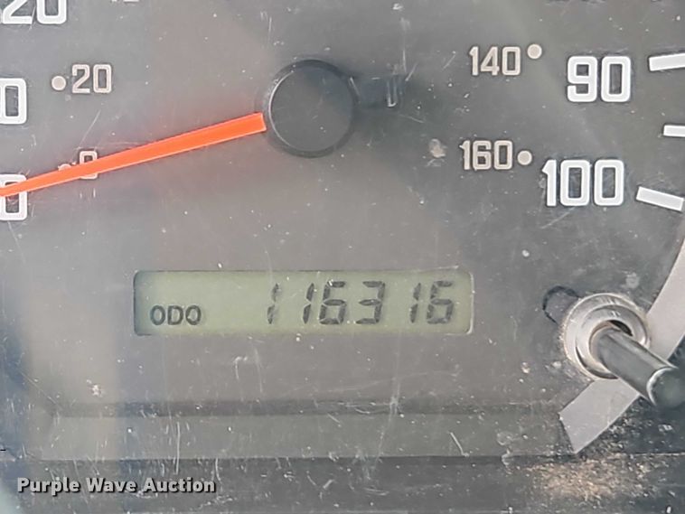 image for item EO7089 2010 Isuzu NPR flatbed truck