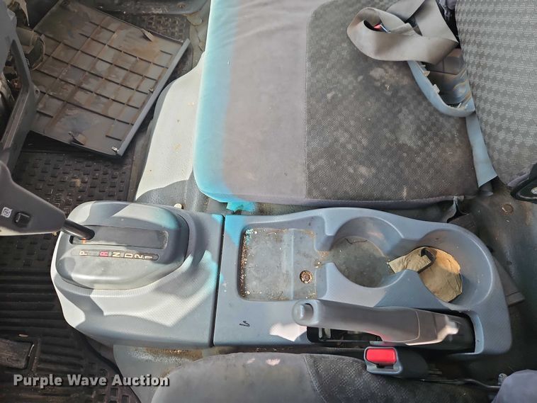 image for item EO7089 2010 Isuzu NPR flatbed truck