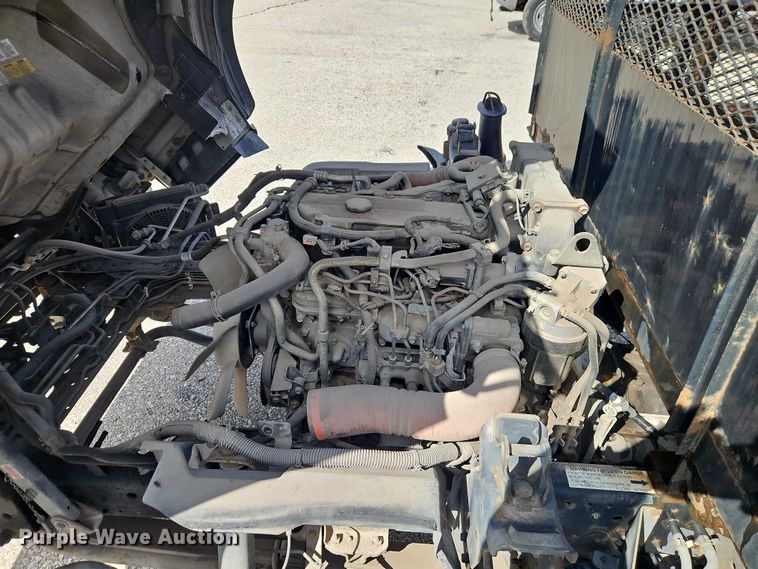 image for item EO7089 2010 Isuzu NPR flatbed truck