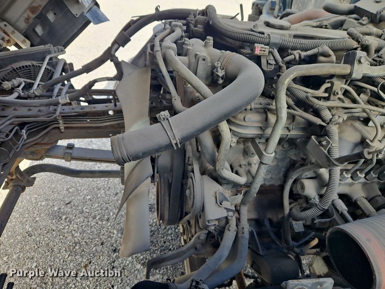 image for item EO7089 2010 Isuzu NPR flatbed truck