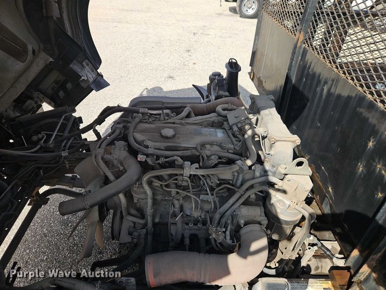 image for item EO7089 2010 Isuzu NPR flatbed truck