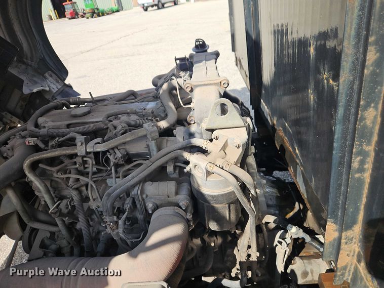 image for item EO7089 2010 Isuzu NPR flatbed truck