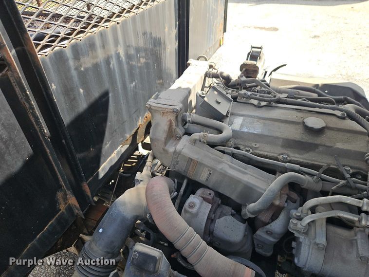 image for item EO7089 2010 Isuzu NPR flatbed truck