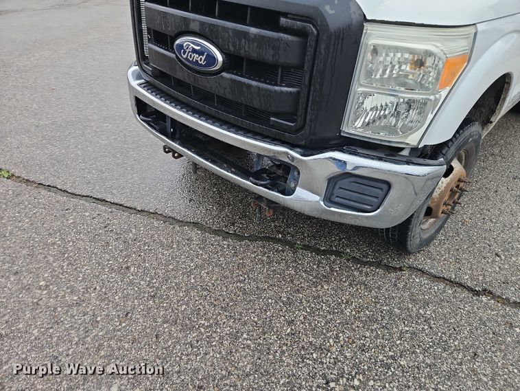 image for item EO7092 2011 Ford F350 dump flatbed pickup truck