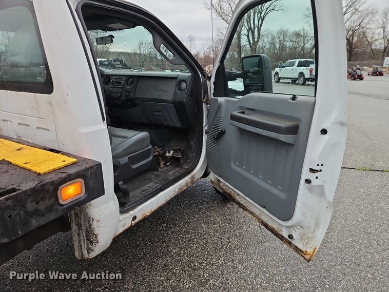 image for item EO7092 2011 Ford F350 dump flatbed pickup truck