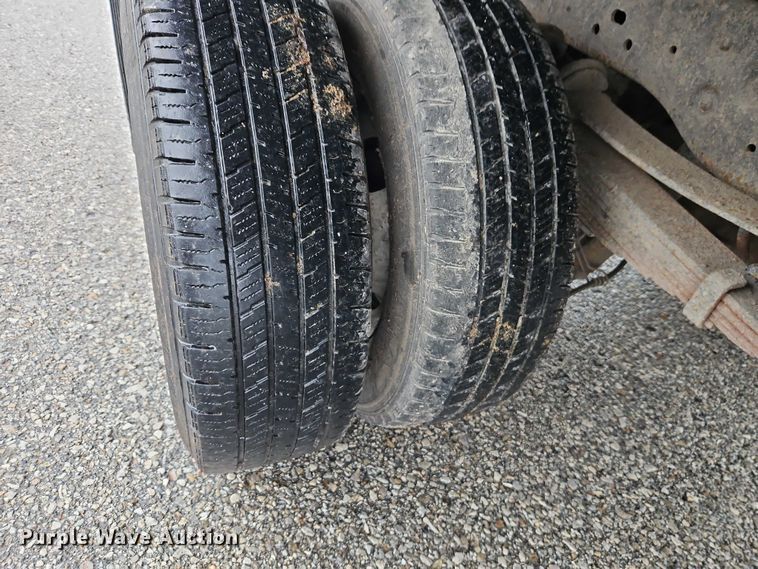 image for item EO7092 2011 Ford F350 dump flatbed pickup truck