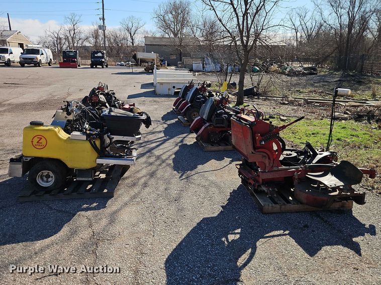 image for item EO7111 Lawn mowers