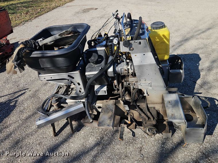 image for item EO7111 Lawn mowers